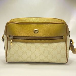 Small GUCCI purse brown